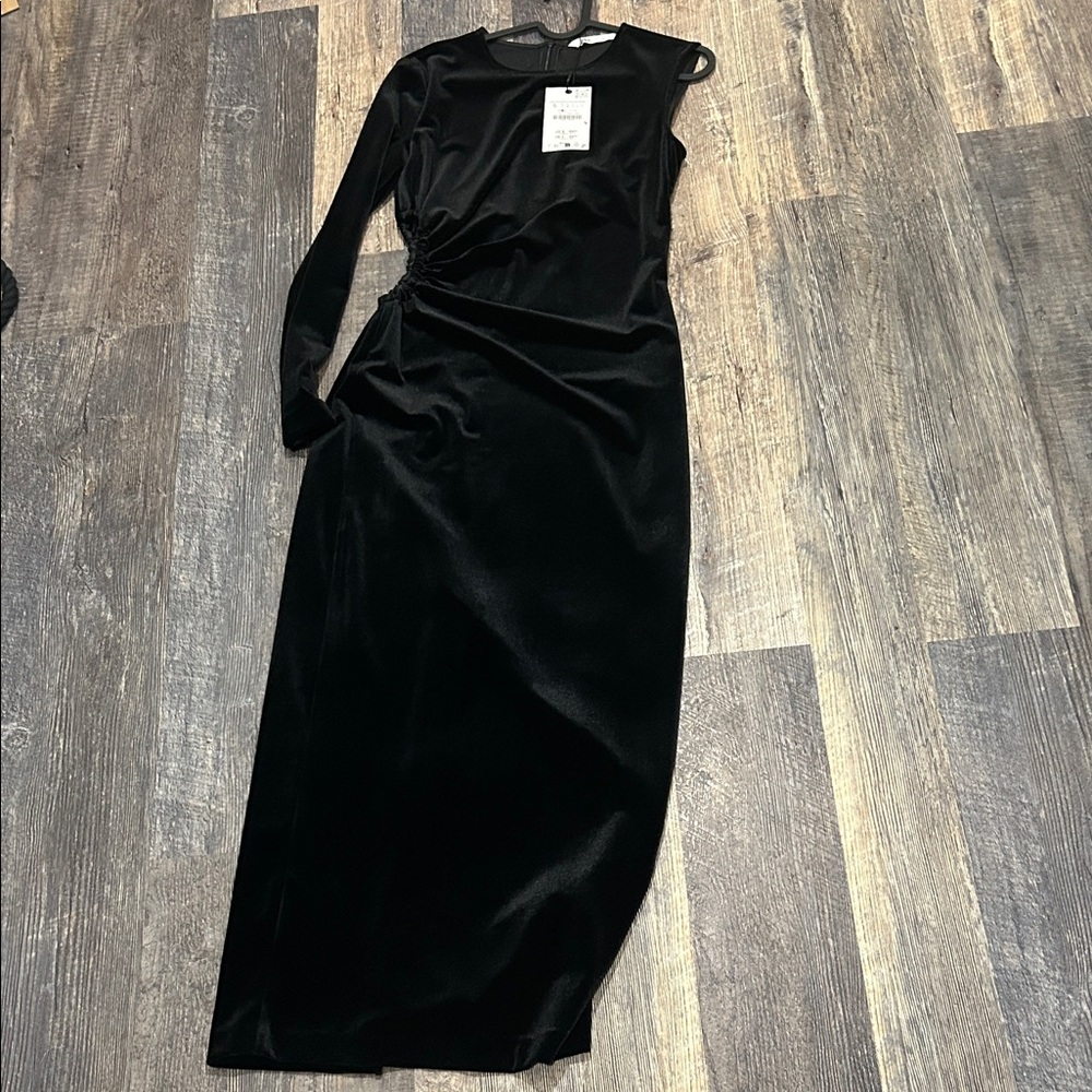 Zara Black Long Sleeve Velvet Dress